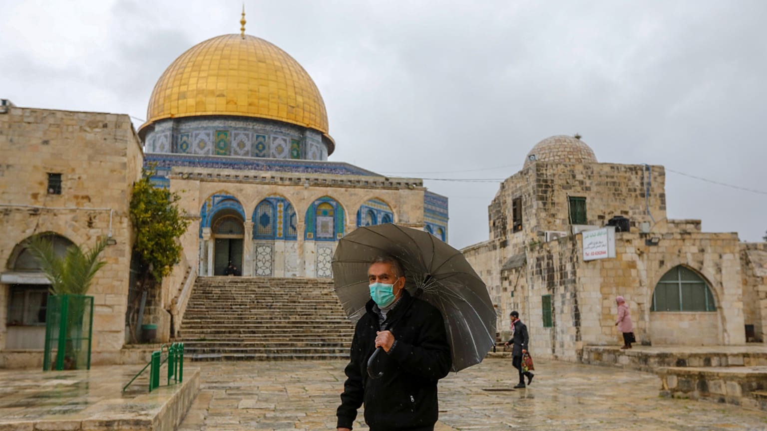  المسجد الأقصى يستقبل المصلين مجددا بعد عيد الفطر