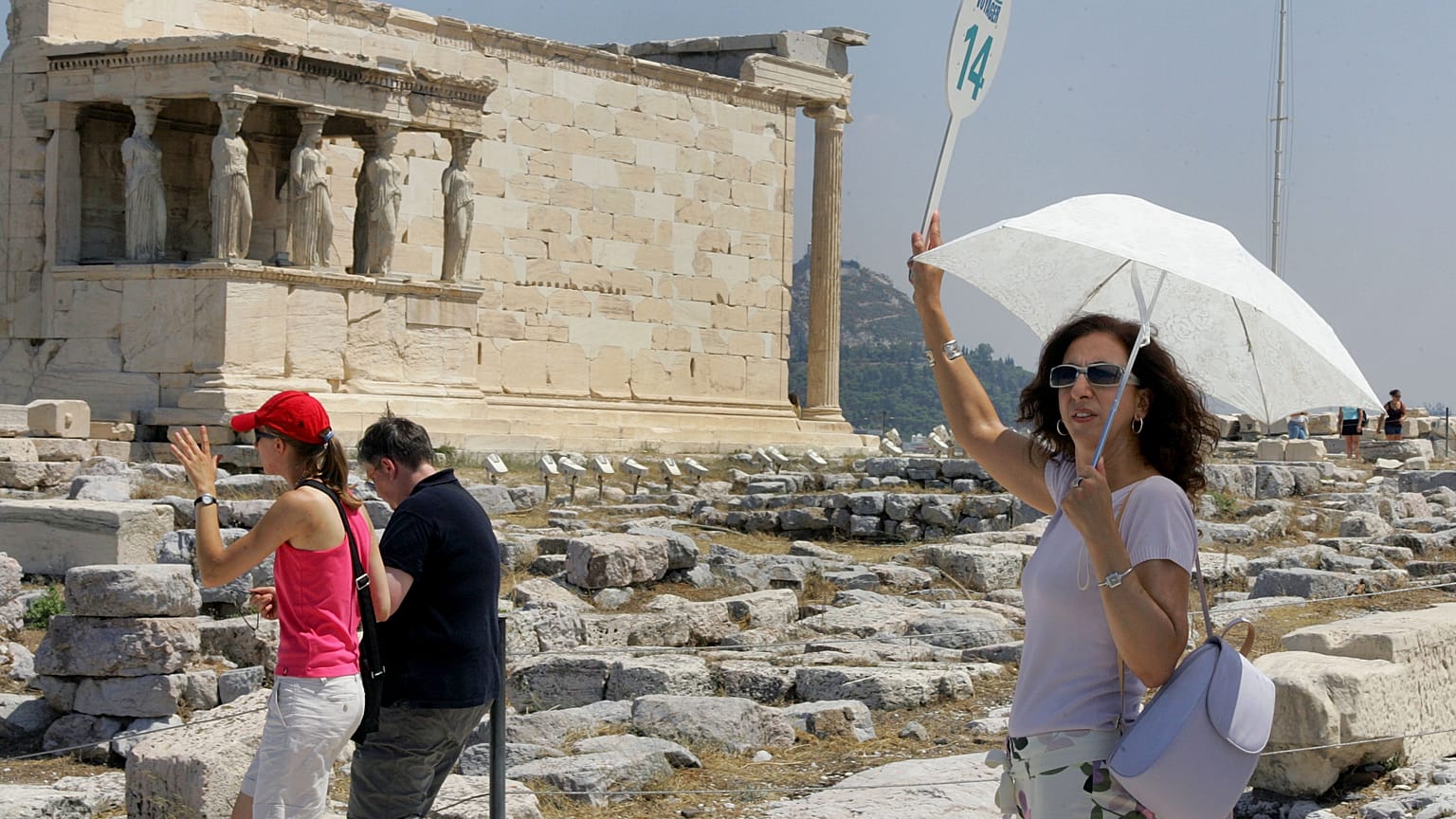 ΖΕΣΤΗ ΑΚΡΟΠΟΛΗ ΤΟΥΡΙΣΤΕΣ