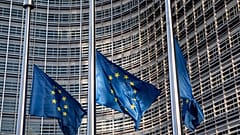 “Πράσινο φως” από την Κομισιόν για την εκταμίευση κερδών από τα ελληνικά ομόλογα