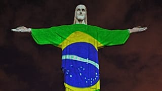 Rio de Janeiro reabre bares e restaurantes em plena crise pandémica