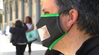 Covid-19: Schutzmasken mit Sichtfenster - für gehörlose Lippenleser