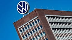 A Volkswagen irodaháza a cég székhelyén, Wolfsburgban 2020. április 27-én