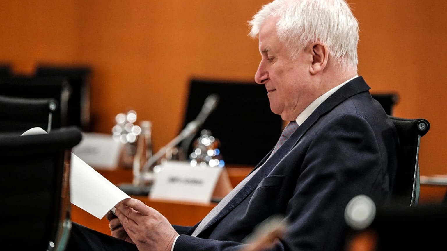 Hors Seehofer