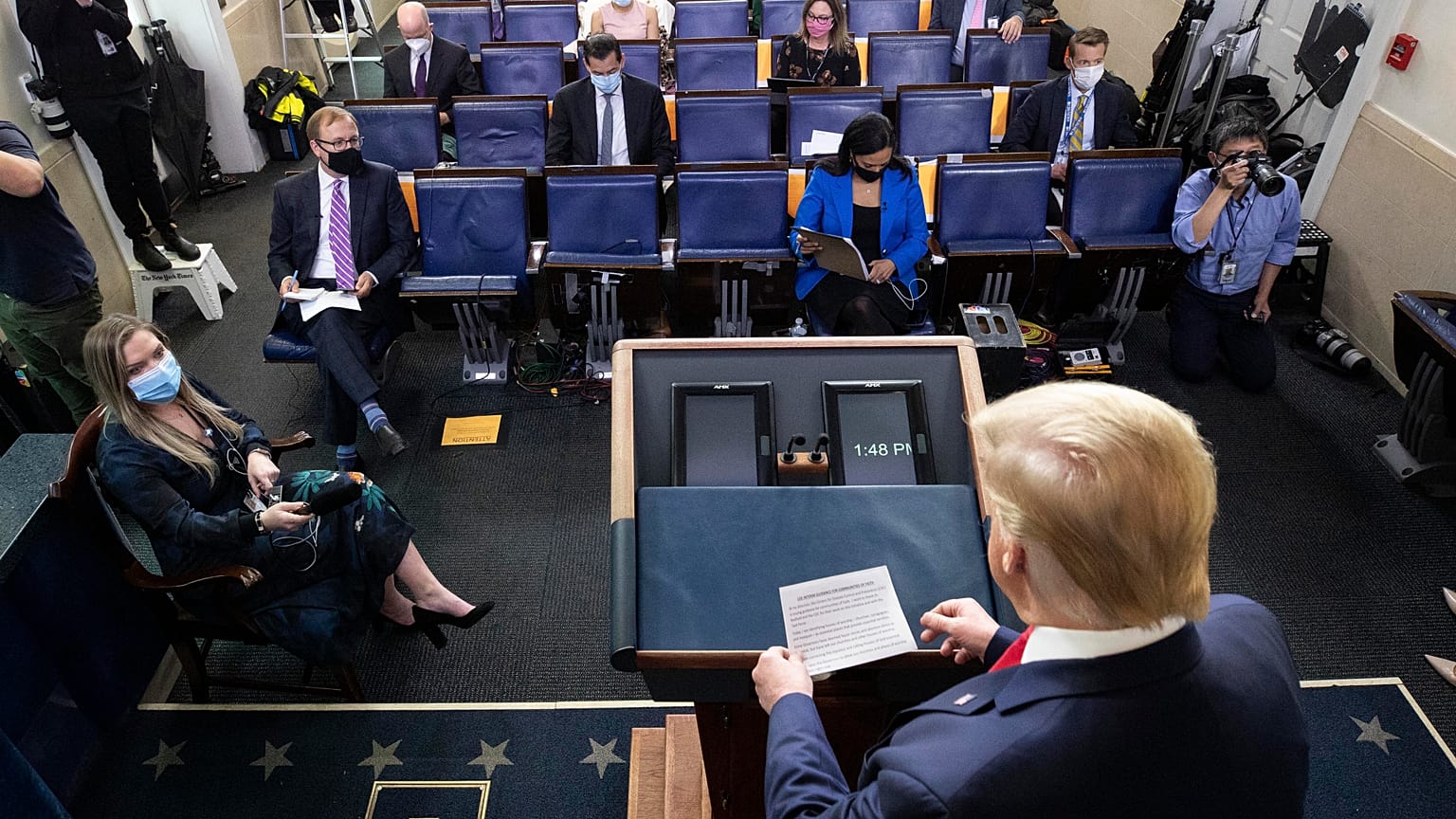 Luoghi di culto, Trump minaccia i governatori: "Apriteli o vi esautoro"