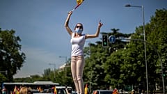 Spanien: Touristen - auch aus dem Ausland - ab Juli, Fußball ab 8.6.