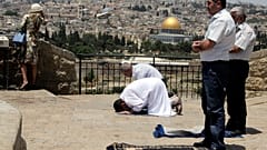 مصلون فلسطينيون في القدس الشرقية 