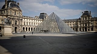  Louvre Müzesi