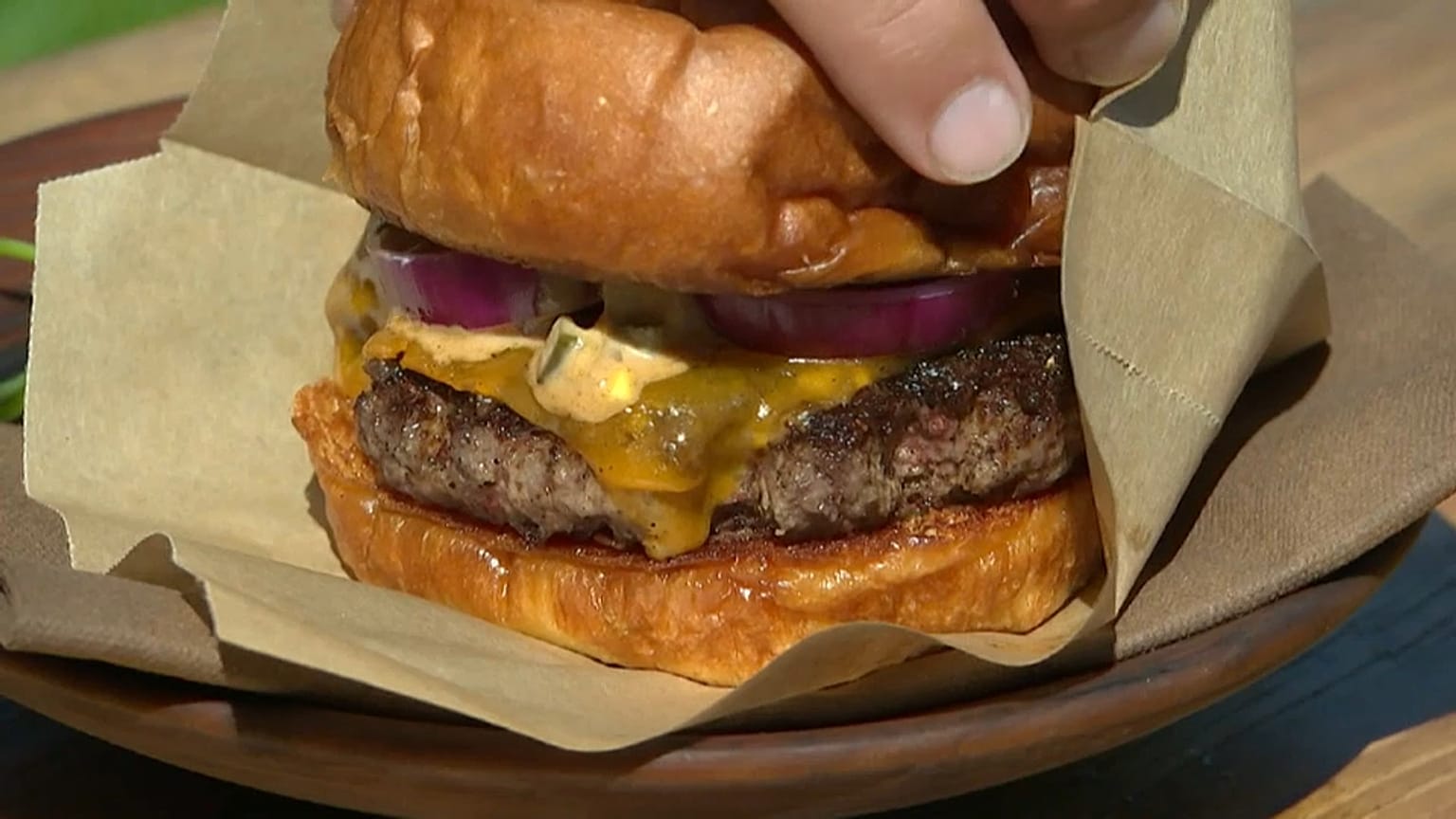 Der Cheeseburger im Noma-Restaurant in Kopenhagen 