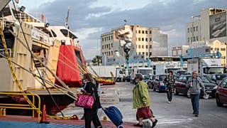 La Grèce se déconfine un peu plus : ferrys et cafés redémarrent