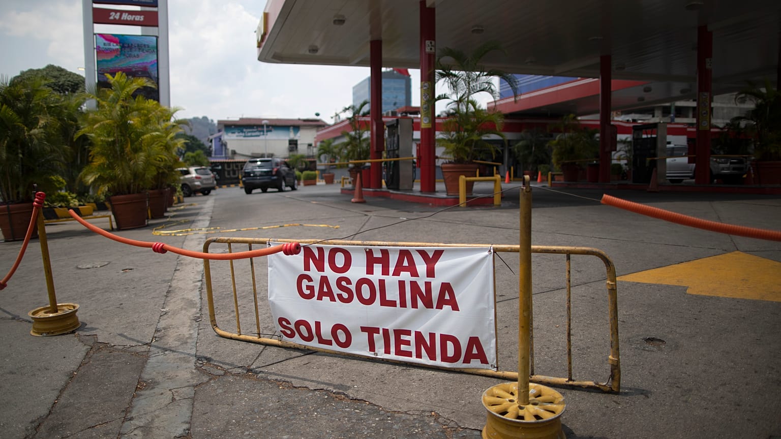 "Kein Benzin" - Tankstelle in Venezuela
