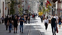 Hükümet yeni bir açıklama yapmazsa sokağa çıkma yasağı 26 Mayıs Salı gece yarısı sona erecek 