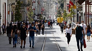 Hükümet yeni bir açıklama yapmazsa sokağa çıkma yasağı 26 Mayıs Salı gece yarısı sona erecek 