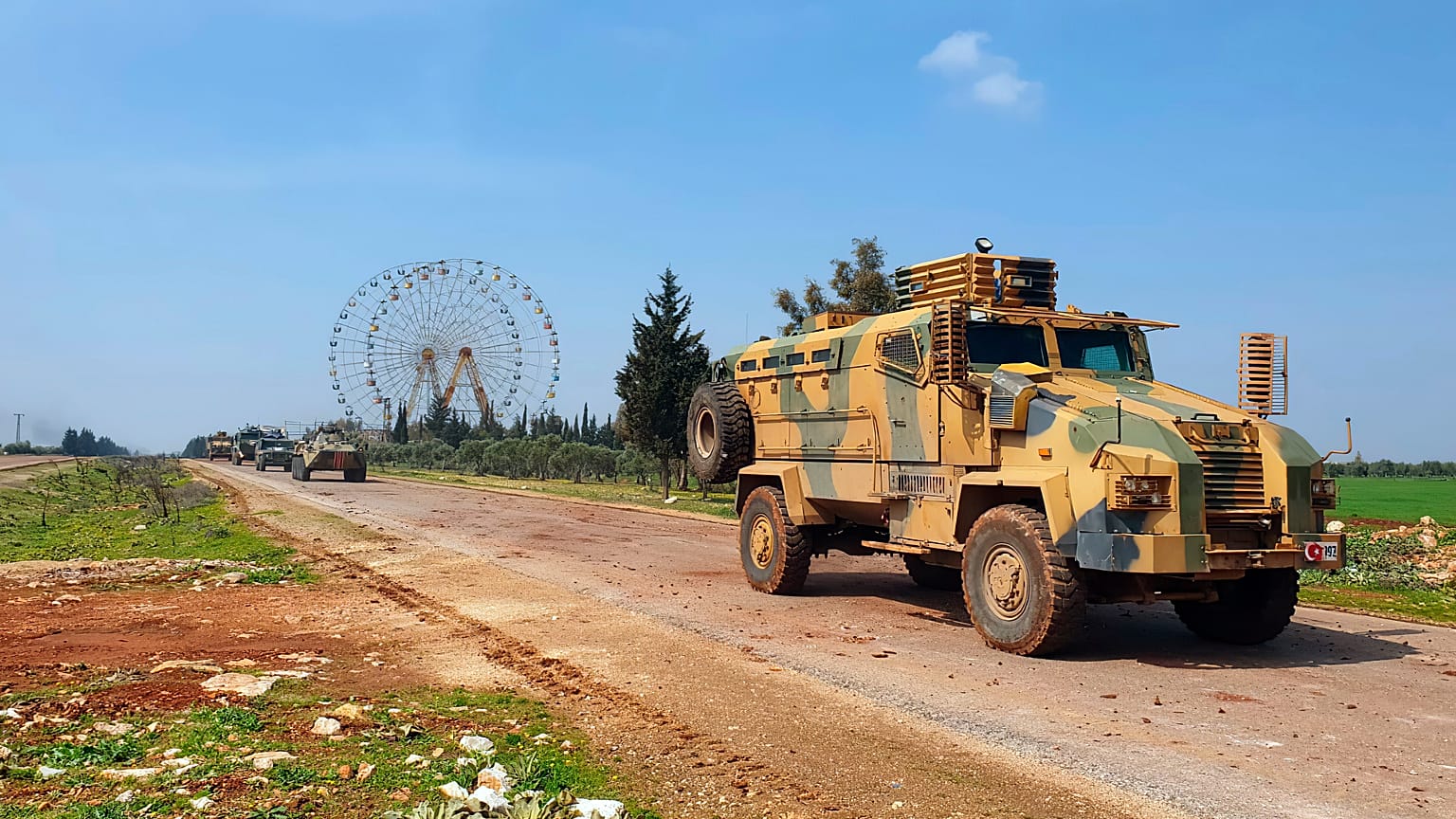 Türkiye ve Rusya askerleri Mart ayında M4 otoyolunda ortak devriye gezmişti