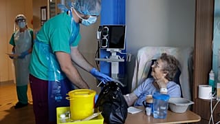 Больницы в Британии готовы принимать пациентов с заболеваниями помимо COVID-19