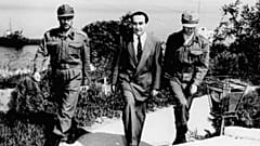 Adnan Menderes askerlerce götürülürken