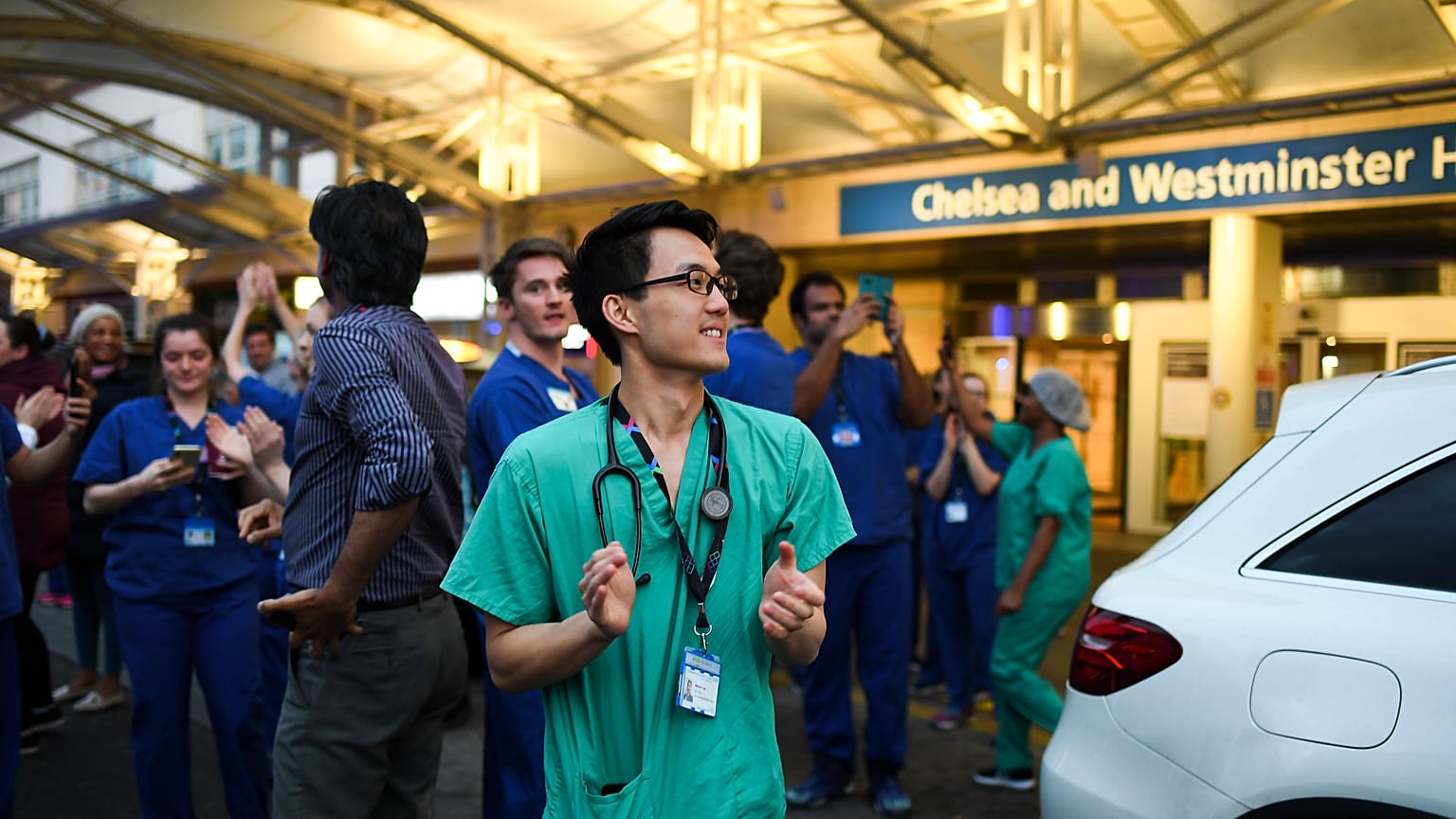 Personal hospitalario en un centro de Londres