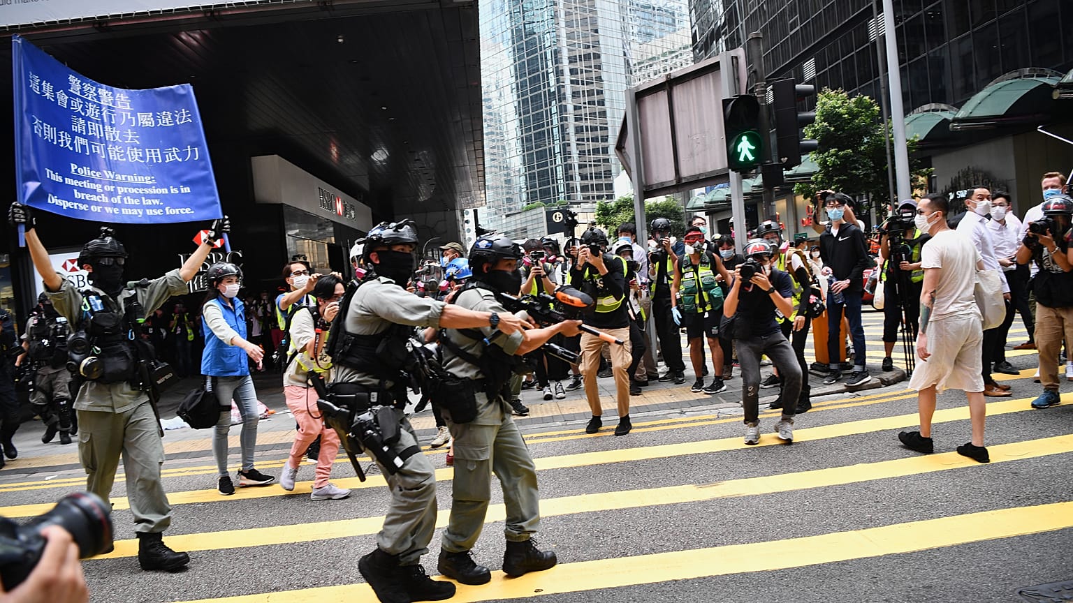 Hong Kong'da Pekin karşıtı protestolara polis müdahalesi
