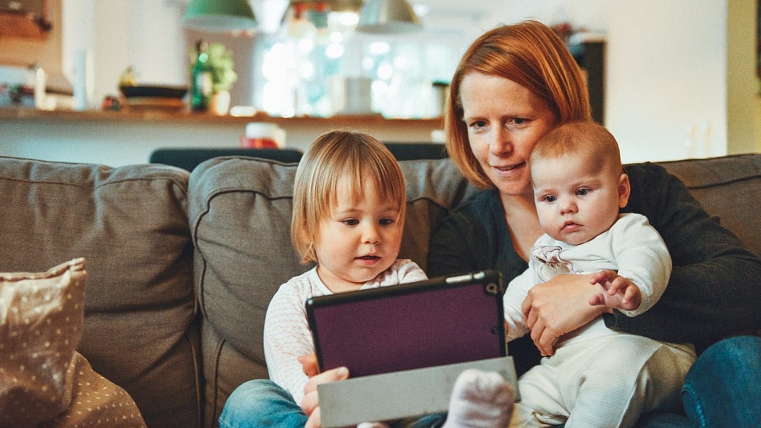 Working mothers doing bulk of housework under lockdown, a new study has found.