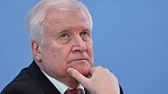Seehofer bei der Vorstellung der Kriminalitätsstatistik