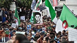 مسيرات مناهضة للحكومة في العاصمة الجزائرية يوم 6 مارس 2020.