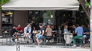 Ανοικτά και πάλι τα καταστήματα εστίασης στην Ελλάδα