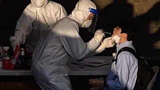 Un centre de tests installé à Bucheon, à l'ouest de Séoul, le 27 mai 2020