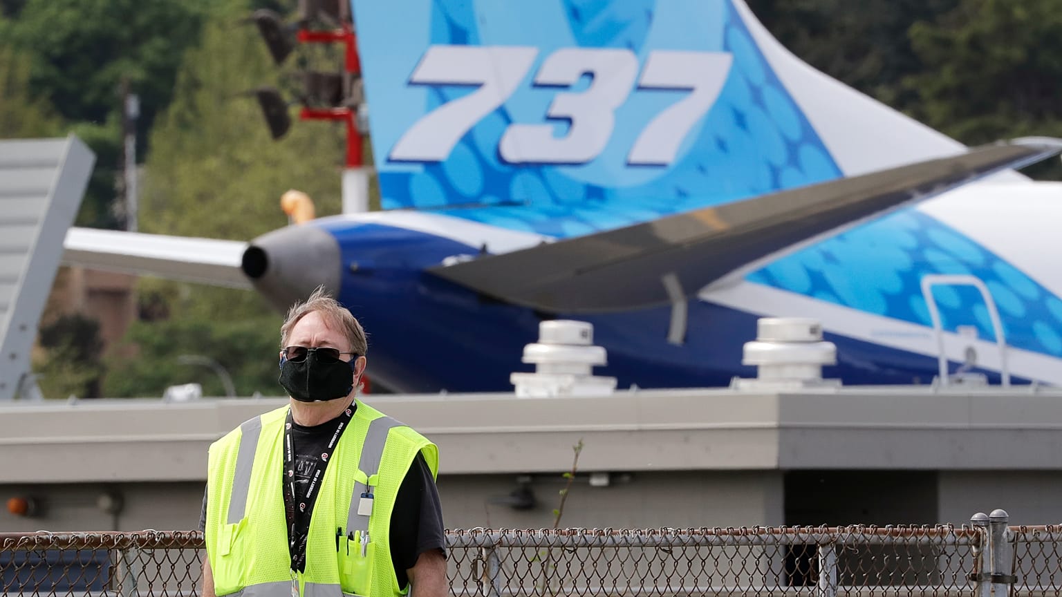 Boeing anuncia retoma da produção do 737 MAX