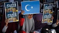 من وقفة احتجاجية في إندونيسيا ضد الانتهاكات بحق الويغور