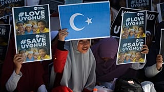 من وقفة احتجاجية في إندونيسيا ضد الانتهاكات بحق الويغور