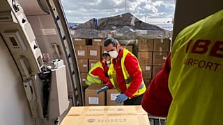 Carico e scarico di materiali e kit sanitari