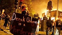 Minnesota'da siyahi Amerikalı George Floyd'un öldürülmesi protesto edildi 