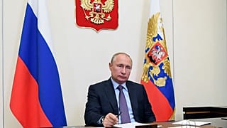 Alexei Nikolsky, Sputnik, Kremlin