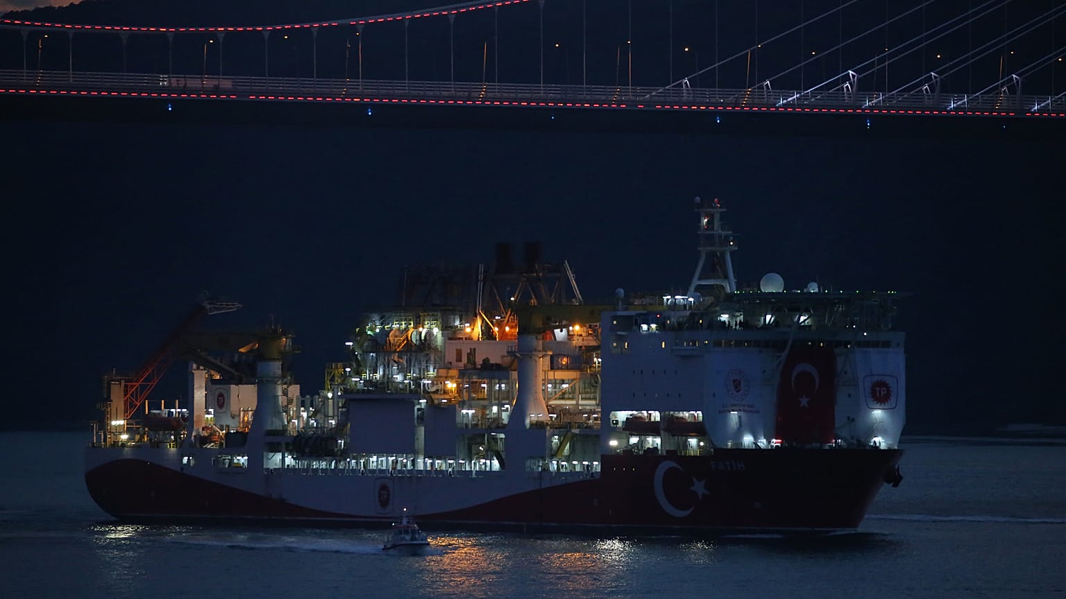 Türkiye'nin ilk milli sondaj gemisi "Fatih" 