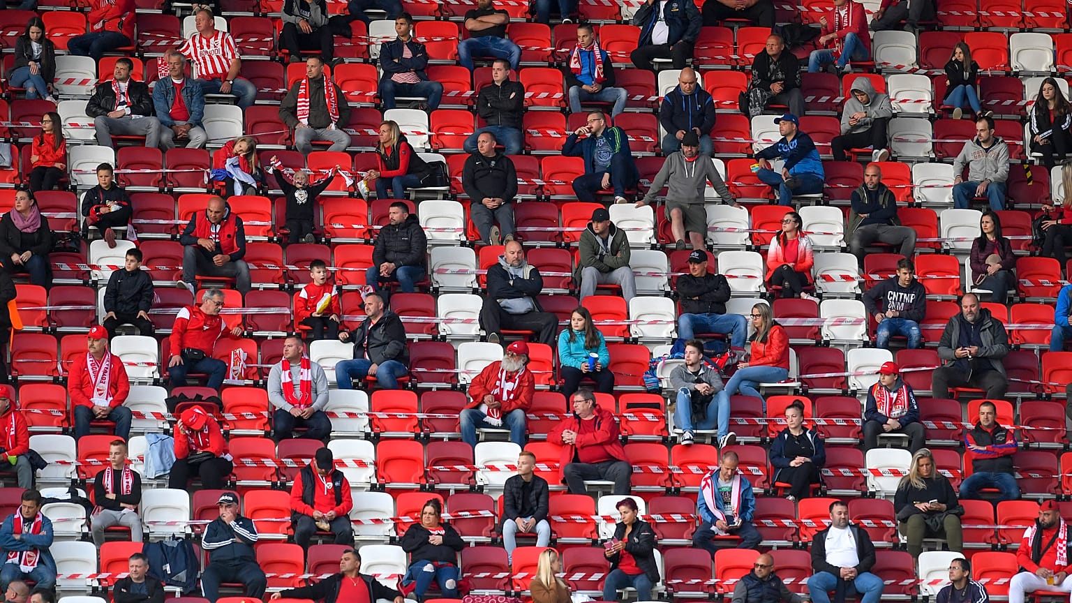Szurkolók a Diósgyőri VTK - Mezőkövesd Zsóry FC mérkőzésen