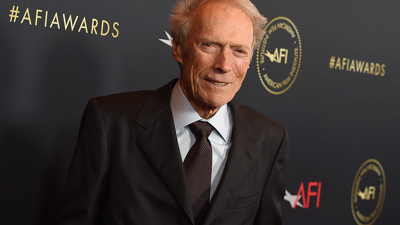 El actor, director y productor estadounidense Clint Eastwood cumple 90 años como ícono del cine y fiel a su estilo de "hombre duro" de Hollywood.
