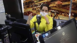Diana Lopez imparts a one-hour class through Bacata Stereo radio station