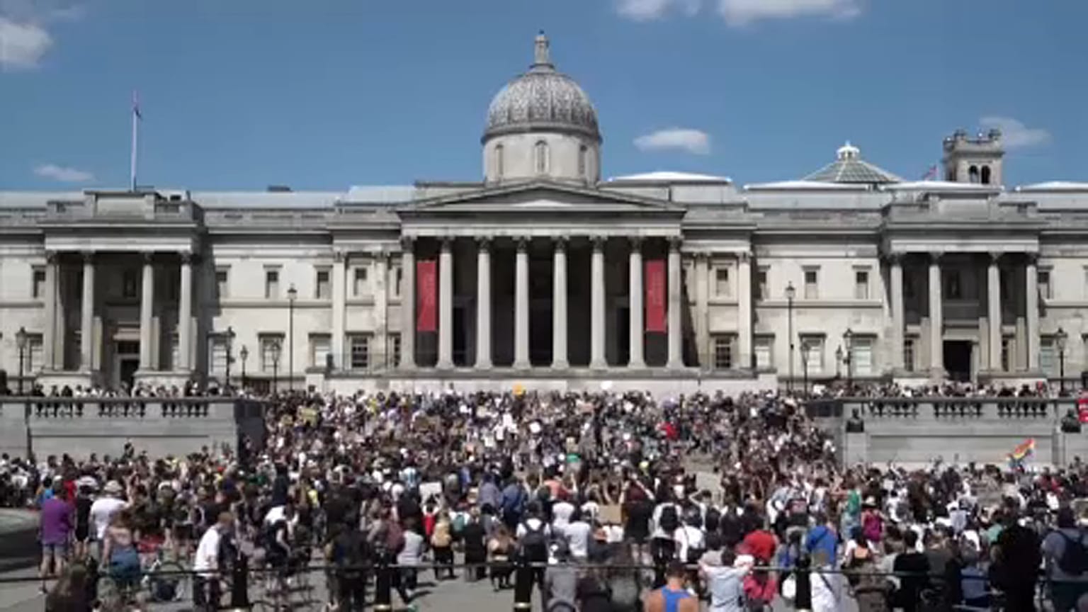 Protestos em Trafalgar Square contra a morte de George Floyd