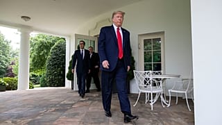 Trump Beyaz Saray'da gizli sığınağa götürüldü