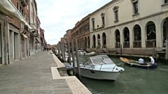 La topetta in legno e con motore elettrico