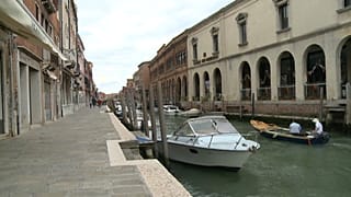 La topetta in legno e con motore elettrico