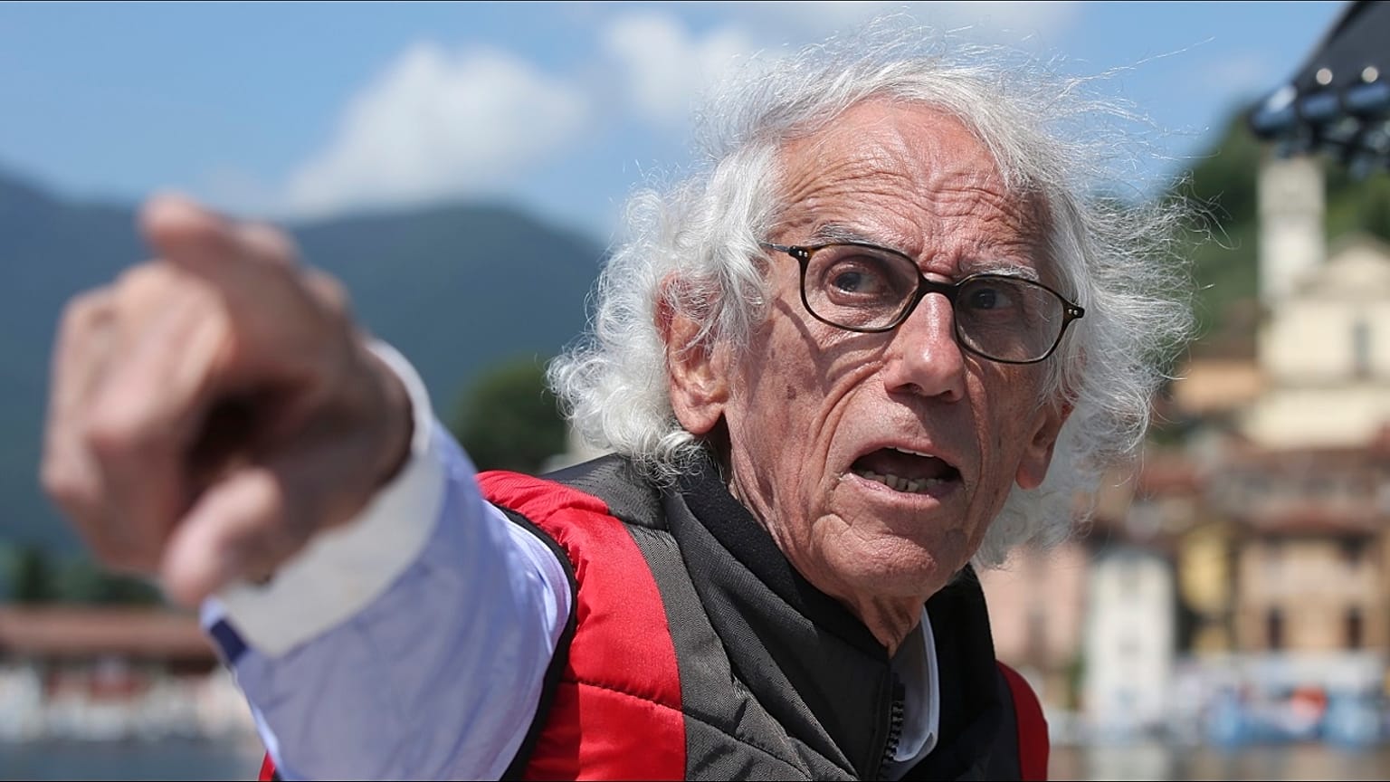 Von nun an hüllenlos - Kunstszene trauert um Christo