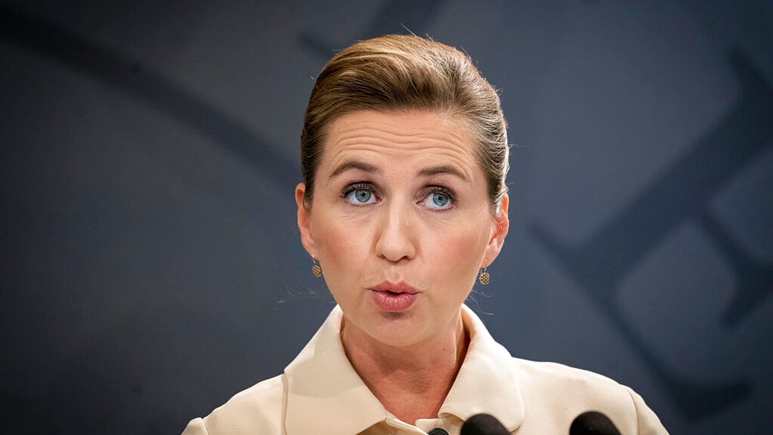 La primera ministra danesa Mette Frederiksen anuncia la apertura de fronteras con Noruega, Alemania e Islandia