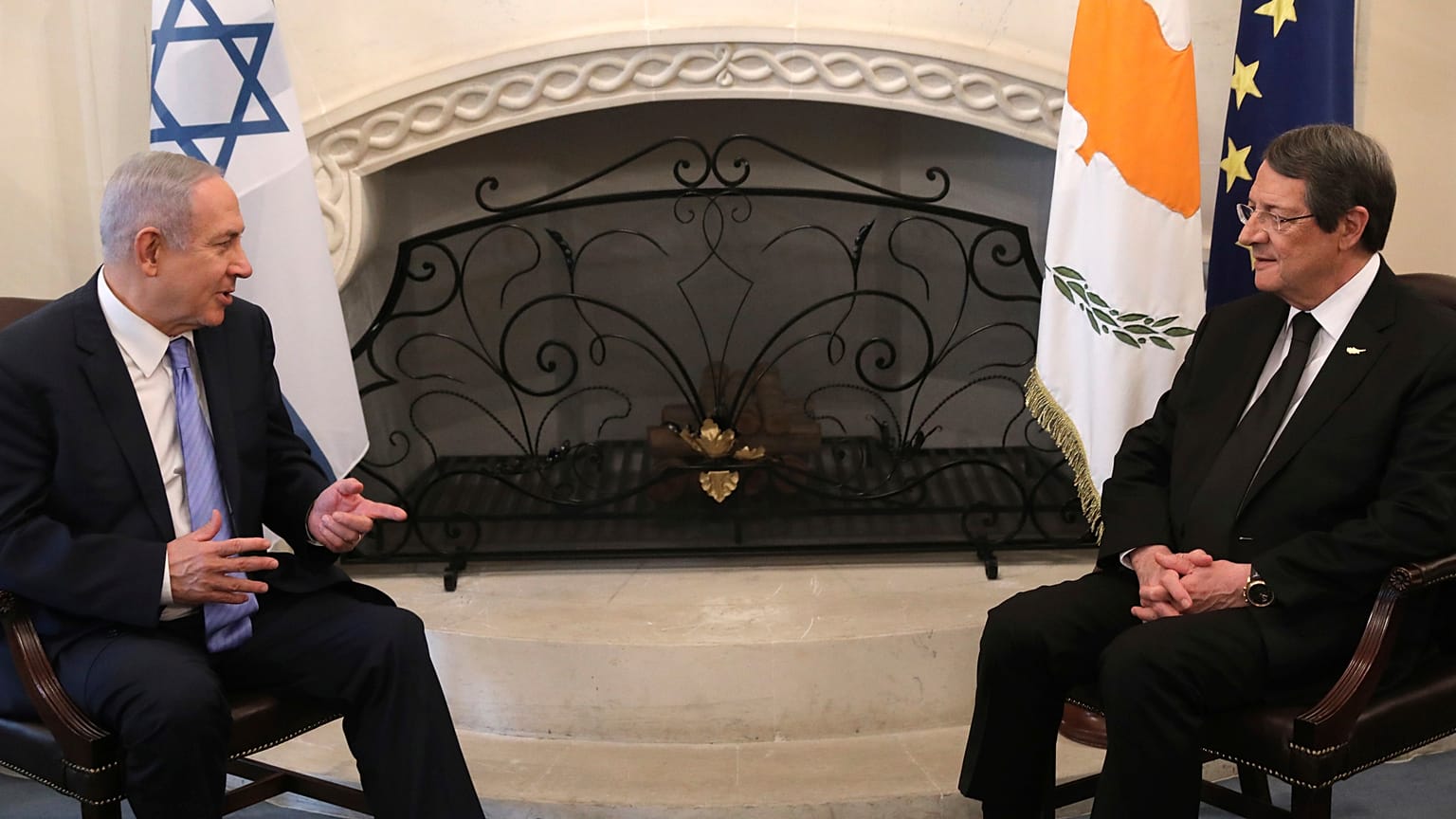 Cyprus' president Nikos Anastasiades and Israeli Prime Minister Benjamin Netanyahu