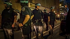 A New York-i rendőröknek is nehéz éjszakájuk volt keddre virradóra