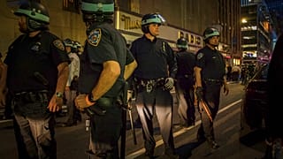 A New York-i rendőröknek is nehéz éjszakájuk volt keddre virradóra
