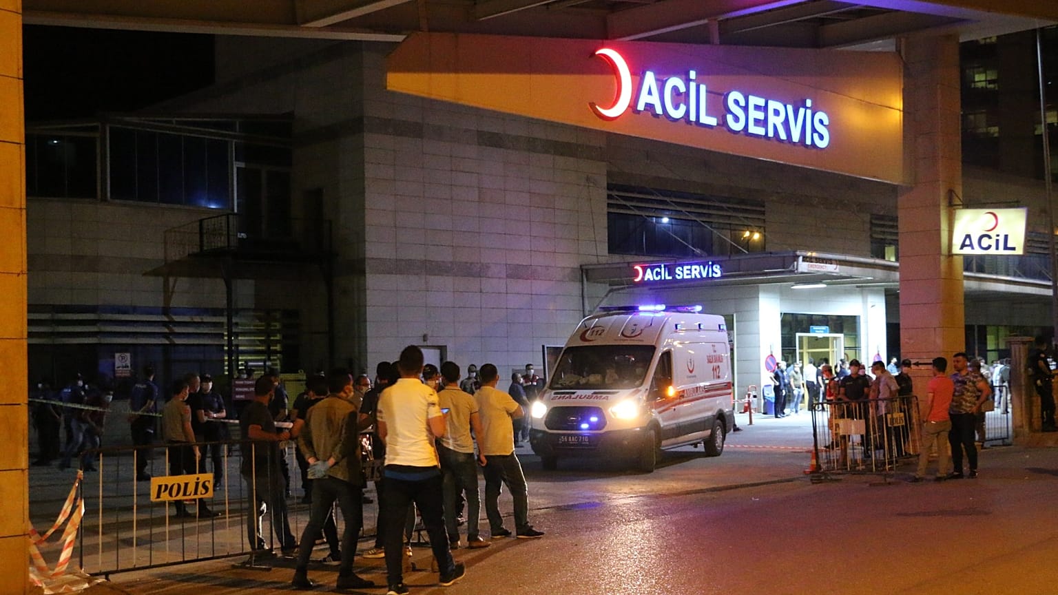 Siirt'te askeri aracın devrilmesi sonucu iki asker hayatını kaybetti