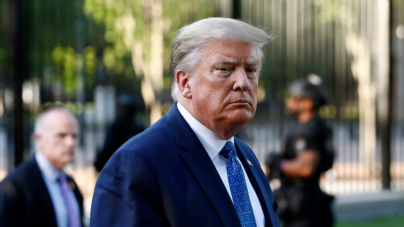Trump, ülke geneline yayılan protestolara karşı İsyan Yasası'na başvurabilir