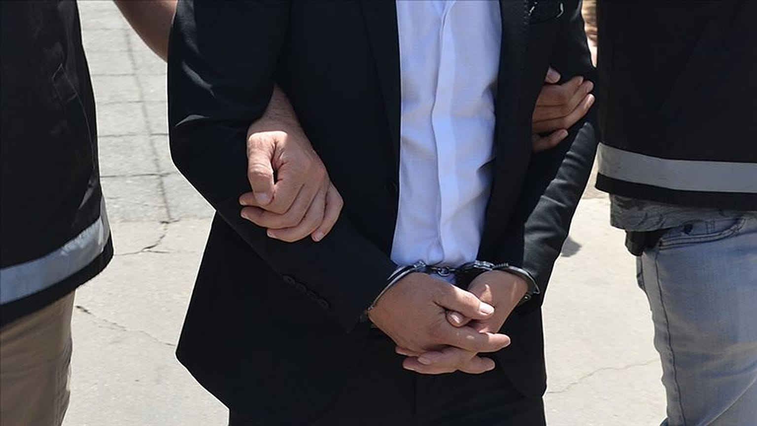 İzmir'de 'FETÖ' soruşturması