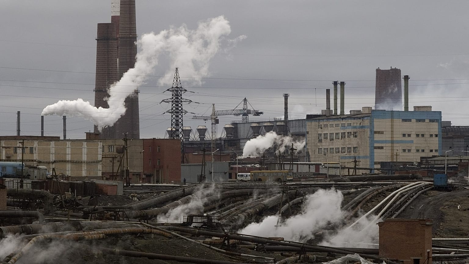 Uno degli impianti della Norilsk Nickel a Norilsk, in Siberia.