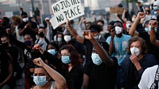 Arde París contra la violencia policial
